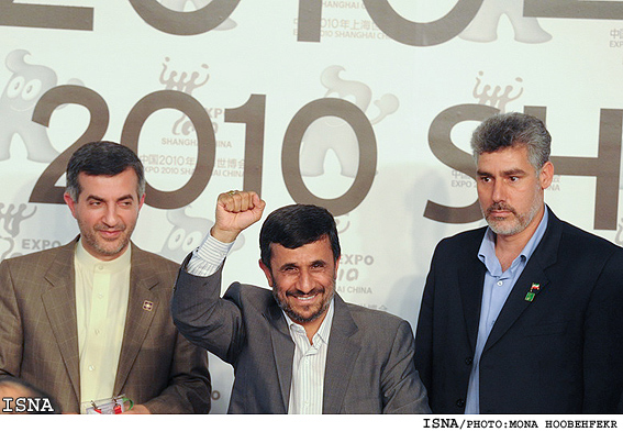 نشست خبري رييس جمهور در حاشيه بازديد از اكسپوي 2010 شانگهاي / منا هوبه فكر-ايسنا