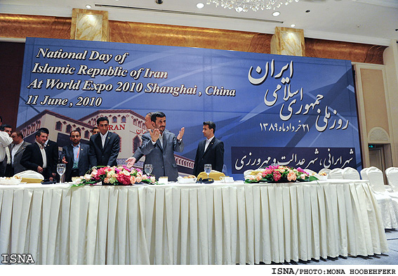 ديدار رييس‌جمهور با صنعت‌گران، بازرگانان وايرانيان مقيم چين/ منا هوبه فكر -ايسنا