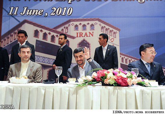 ديدار رييس‌جمهور با صنعت‌گران، بازرگانان وايرانيان مقيم چين/ منا هوبه فكر -ايسنا