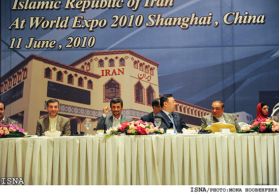 ديدار رييس‌جمهور با صنعت‌گران، بازرگانان وايرانيان مقيم چين/ منا هوبه فكر -ايسنا