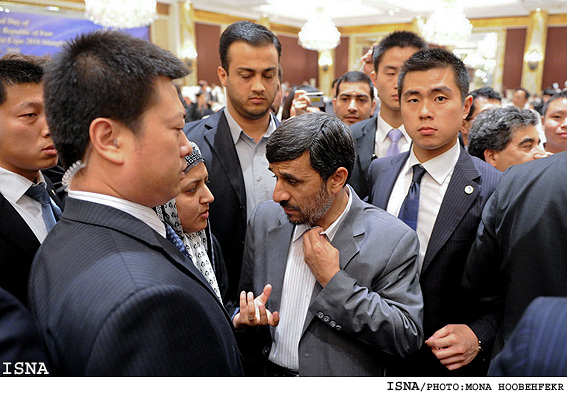 ديدار رييس‌جمهور با صنعت‌گران، بازرگانان وايرانيان مقيم چين/ منا هوبه فكر -ايسنا