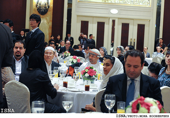ديدار رييس‌جمهور با صنعت‌گران، بازرگانان وايرانيان مقيم چين/ منا هوبه فكر -ايسنا