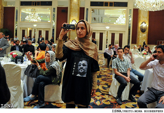 مراسم ديدار رييس‌جمهور با صنعت‌گران، بازرگانان وايرانيان مقيم چين/ منا هوبه فكر