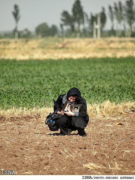 سالگرد و يادبود جانباختگان سانحه هواپيماي توپولوف، در محل سقوط-اطراف قزوين/ايسنا