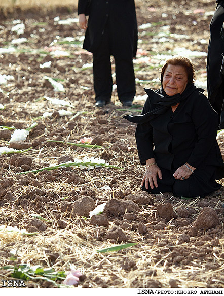 سالگرد و يادبود جانباختگان سانحه هواپيماي توپولوف، در محل سقوط-اطراف قزوين/ايسنا