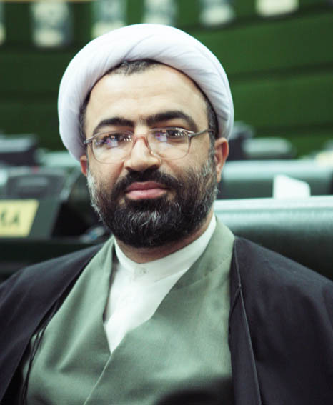 رسايي تذكر داد: 
خانه سينما تبديل به مجموعه‌اي سياسي شده بود