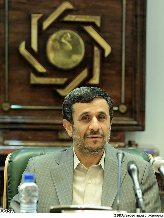 رييس‌جمهور:
اجراي بانكداري اسلامي مهمترين مأموريت بانك مركزي است
بانك مركزي خود را براي اجراي هدفمندكردن يارانه‌ها آماده كند