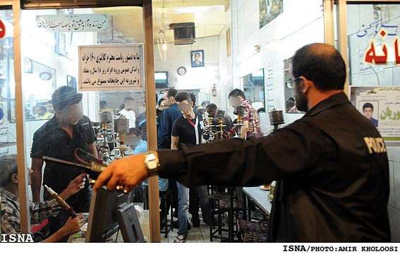 برخورد با حاملان سلاح سرد در373قهوه‌خانه پايتخت درسه روز اجراي طرح؛ 
ساجدي‌نيا خبرداد: كشف بيش از دوهزار قبضه سلاح سرد و دستگيري 778 تن از حاملان