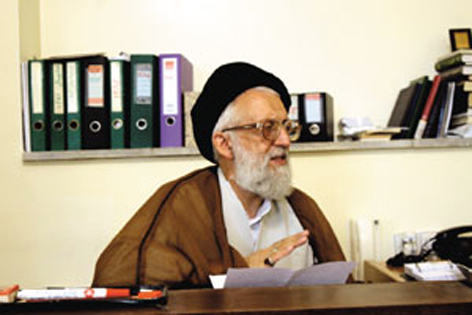 /قرآن؛ كتاب رحمت، حكمت و عدالت/
آيت‌الله دين‌پرور در گفت‌وگو باايسنا:
ملت‌هاي آزاده به فكر تشكيل دادگاه صالحه براي جلوگيري از توهين به مقدسات باشند