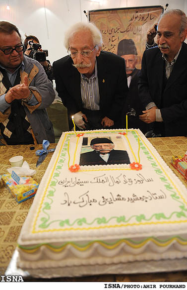 «پدر سينما و تئاتر ايران» 77 ساله شد
صحبت‌هايي از حسن فتحي، محمدرضا شريفي‌نيا، محمد مطيع و اصغر بيچاره