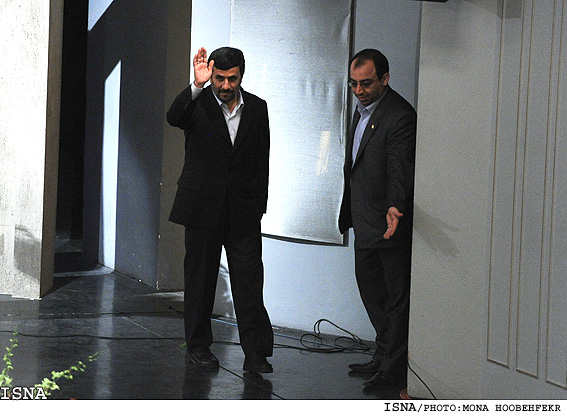 احمدي نژاد در سمينار بين‌المللي سرآمدان فرهنگ و هنر-تالار وحدت/ منا هوبه فكر