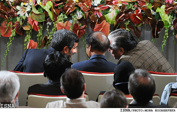 احمدي نژاد در سمينار بين‌المللي سرآمدان فرهنگ و هنر-تالار وحدت/ منا هوبه فكر