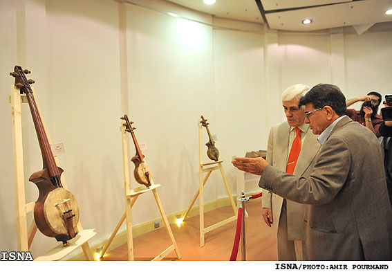 نمايشگاه سنتورها و سازهاي ابداعي استاد محمدرضا شجريان/ امير پورمند - ايسنا