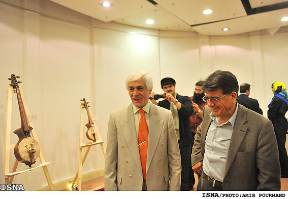 نمايشگاه سنتورها و سازهاي ابداعي استاد محمدرضا شجريان/ امير پورمند - ايسنا
