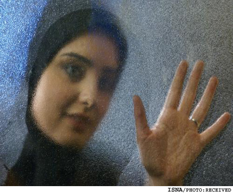 طراحي گريم سريال «ستايش» در گفت‌وگو با مسعود ولدبيگي 
«به دليل نوع سيستم تلويزيون چهره‌ي ستايش سرخ ديده مي‌شود»