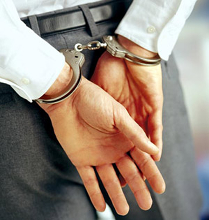 قماربازان اينترنتي مسابقات فوتبال دستگير شدند
رييس پليس فتاي اصفهان:
متهمان 3ميليارد ريال كلاهبرداري كردند