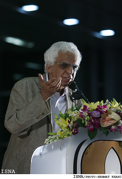 آغاز داوري‌هاي پانزدهمين جشن خانه سينما 
پوراحمد: داوراني كه دو سوم فيلم‌ها را نبينند آراء آنان محاسبه نمي‌شود