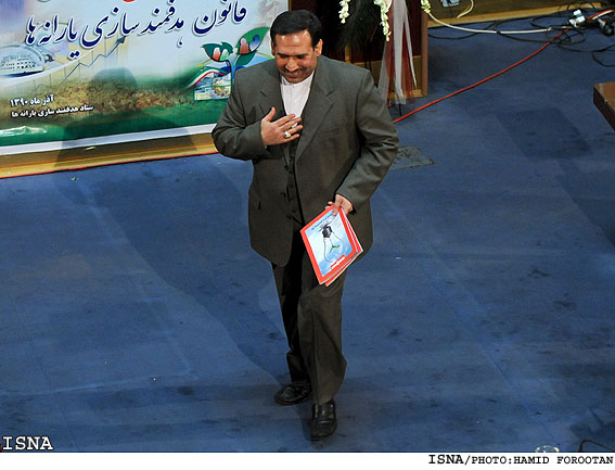 وزير اقتصاد در يك سالگي هدفمندي يارانه‌ها:
مي‌خواستند من و دولت را زمين بزنند
بعد از اجراي قانون رازها برملا شد