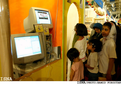 علي‌اصغر سيدآبادي: 
جهت‌گيري اجتماعي نويسندگان كودكان، عدالت‌طلبانه است
عرصه ادبيات كودك ما عرصه نبرد طبقات اجتماعي مختلف است