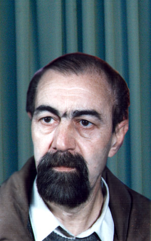 ضياء‌الدين ترابي:
بازار شعر به‌خاطر حركت‌هاي افراطي راكد است
وقتي مي‌گوييم شعر پست‌مدرن، ادعايي بيش نيست