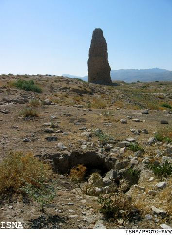 مدير يگان ويژه پاسداران ميراث فرهنگي استان فارس:
غارتگران دستگيرنشده آثار باستاني فيروزآباد مسلح بوده‌اند