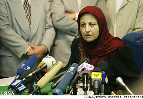 /شرح كامل/ شيرين عبادي در نشست مطبوعاتي تهران/2/: 
بر اين باورم كه دولت ايران بمب اتمي ندارد
اميدوارم انتخابات آزاد زير نظر سازمان ملل در عراق برگزار شود