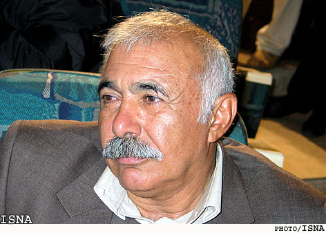 محمدعلي بهمني:
چيزي كه شعر بعد از انقلاب را از جوشش اوليه انداخت، مناسبت‌ها بود
اگر در يك برهه 10 شعر هستي‌دار داشته باشيم، همان براي يك نسل كافي خواهد بود