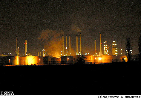 با يك ميليون دلار صرفه‌جويي ارزي،
مبدل‌هاي طرح تقطير افزايش ظرفيت پالايشگاه آبادان در اراك ساخته شد