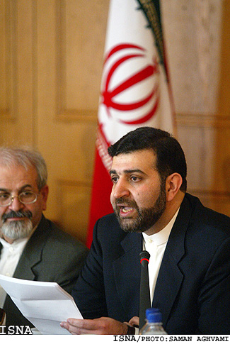 صادق خرازي در همايش خليج فارس:
زمان عرب و عجم گذشته است
شوراي همكاري خليج فارس بدون ايران و عراق بي‌محتواست