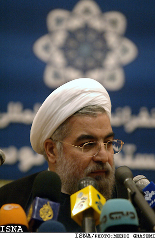 /فناوري هسته‌يي و توسعه پايدار/‌ 
روحاني در نشست خبري/‌3/:
ساخت تونل در اصفهان را به آژانس اطلاع داديم
آمريكا بي‌خود با حق مسلم عضويت ما درWTO مخالفت مي‌كند