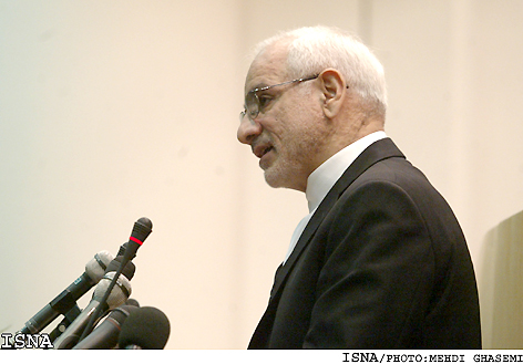 /فناوري هسته‌يي وتوسعه پايدار/‌
آقازاده:
ايران استراتژي رشد برنامه‌ي فناوري صلح‌آميز هسته‌يي را در برنامه‌اش قرار داده است