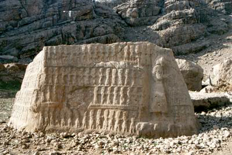 گزارشي از انجمن دوستداران ميراث فرهنگي آياپير
باستان‌شناسان، دانشجويان و مردم، دست در دست هم، در اشكفت سلمان ايذه