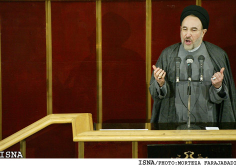 رييس‌جمهوردر جلسه‌ دفاع از وزراي پيشنهادي‌اش: /1/
تغييرات در كابينه به معناي كار سياسي يا عدم رضايت از همكارانم نيست
عجله‌اي نبود تا كار در مجلس ششم انجام شود