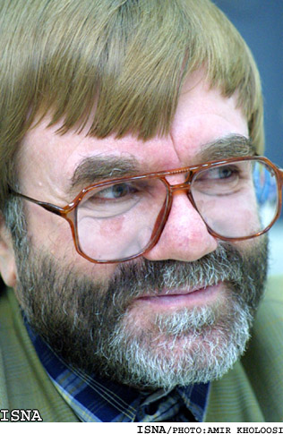 محمدجواد مظفر:
سانسور متنبي بر قانون زور است
از دل سانسور ابتذال بيرون مي‌آيد