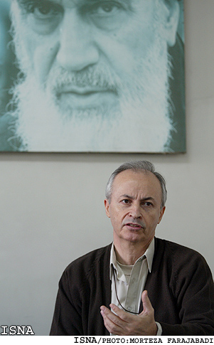 ابراهيم مختاري:
هيات ‌مديره خانه سينما،نماينده اين سينما نيست
دو ميليارد از بودجه دولت را به نام بدهي سينما مي‌پردازند اما خانوا‌ده دستياران گوشت نمي‌بيند!؟