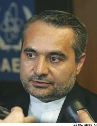 موسويان در گفت‌وگو با ايسنا:
پيش‌نويس‌هاي 3 و 4 اروپايي‌ها منتشر نشد
متن منتشر شده كنوني پنجمين پيش نويس اروپاست كه با پاسخ منفي ايران روبرو شد