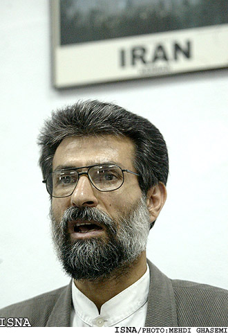 محمدرضا سرشار:
خلق يك اثر ادبي درباره‌ي امام (ره) به ‌تأخير افتاده است