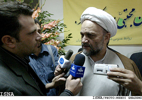 رييس دادگاه‌هاي كيفري تهران:
دادگاه متهمان نيروي انتظامي به زودي در دادگاه نظامي تشكيل مي‌شود
رييس سابق دادگستري پاكدشت:
درقتل هفتم متوجه وقوع قتل‌ها شديم