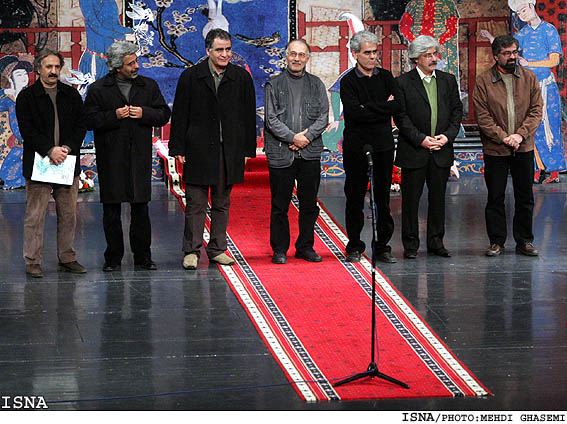 هيات داوران بخش مسابقه سينماي ايران مطرح كرد:
بزرگ‌ترين ضعف و نقيصه ما در سينماي ايران، هم‌چنان فيلمنامه است