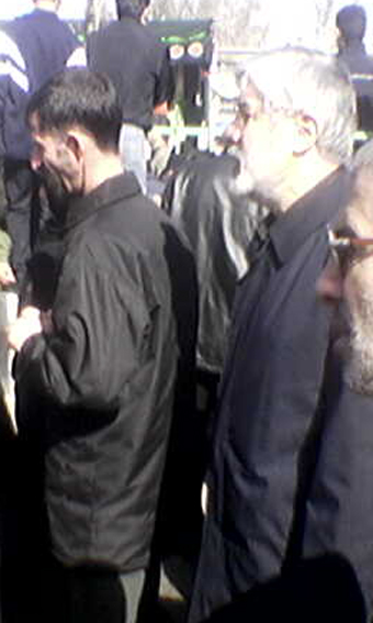 /‌22بهمن جلوه‌ي همبستگي ملي/ 
مهندس ميرحسين موسوي در راهپيمايي 22 بهمن شركت كرد