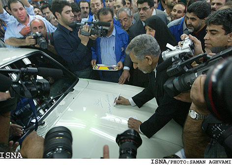 *آخرين پيكان از خط توليد گذشت* 
ارابـه‌ صـنـعـت خـودرو ايـران بـراي هـمـيـشـه بـه مـوزه رفـت