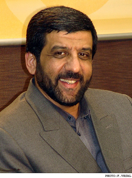 رييس سازمان صدا و سيما:
توانمندي راديو بيشتر از آن چيز است كه به چشم مي‌آيد
هم‌افزايي راديو و تلويزيون در افق رسانه تصويب شده است