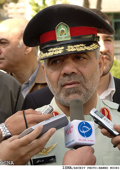 سرپرست ناجا:
60درصد قاچاقچيان موادمخدر بيش از2بار دستگير شده‌اند
قرار نيست هميشه مأموران در صحنه‌ كشته شوند
همين كه به ما بودجه دادند آمار اعتياد افزايش يافت