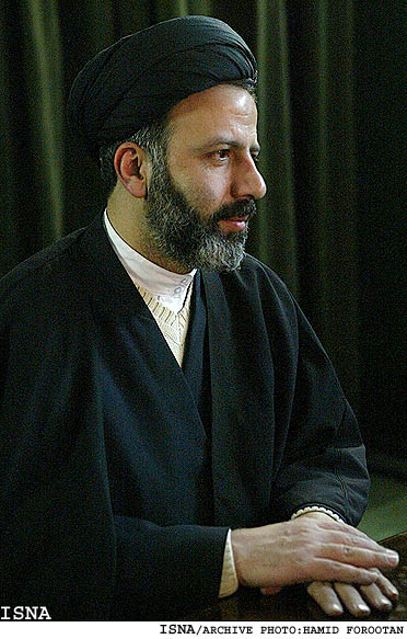 *توديع و معارفه معاون آموزش قوه قضاييه*
رييسي:
*ممكن است مديران مياني قوه هم جابه‌جا شوند
*ارتقاي دستگاه قضايي جز با تقويت بنيه علمي قاضي ممكن نيست