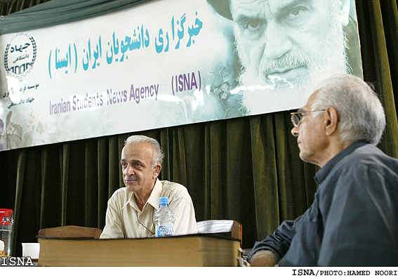 *ميزگرد بررسي كودتاي 28 مرداد *
سيف‌زاده: انحلال مجلس توسط مصدق اشتباه بود
بسته‌نگار: كار مصدق، كنار زدن موانع برقراري حاكميت مردم بود