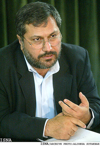 عضو فراكسيون اصولگرايان مجلس:
براي دستيابي به انرژي صلح‌آميز هسته‌يي، وحدت ملي ما بايد مستحكم‌تر شود