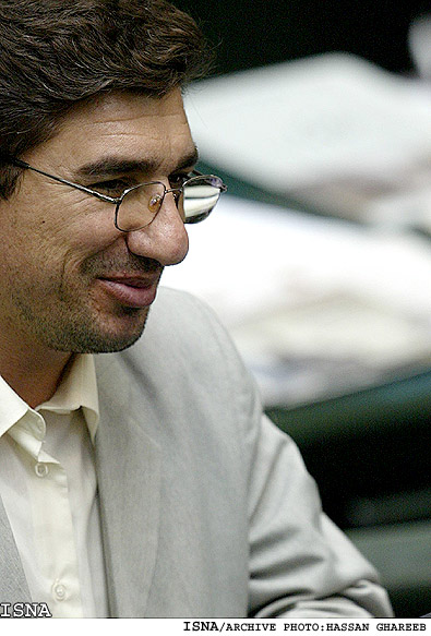 سخنگوي حزب اعتماد ملي با اشاره به بازديد كروبي از صدا وسيما:
براي بيان بدون سانسور ديدگاه‌هايمان، قصد تاسيس يك شبكه تلويزيوني داريم