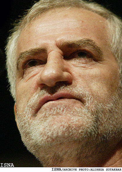 وزير ارتباطات و فناوري اطلاعات:
واگذاري سيم‌كارت، بايد تا دو سال ديگر به‌روز شود 
گردش مالي اين وزارت‌خانه چهار ميليارد تومان است