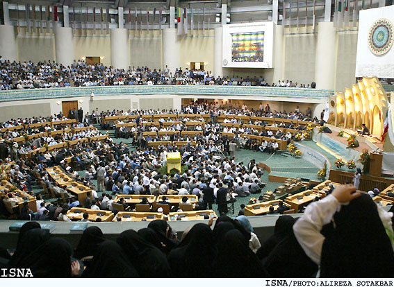 برگزيدگان دومين جشنواره‌ي كتاب سال قصه‌ها‌ي قرآني معرفي شدند
«محمدرضا سرشار» نويسنده‌ي برگزيده‌ي دومين جشنواره