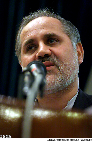 وزير صنايع و معادن:
با نوكيا و زيمنس براي توليد گوشي تلفن همراه مذاكره‌اي نداشته‌ايم
قيمت آهن قابل كنترل نيست